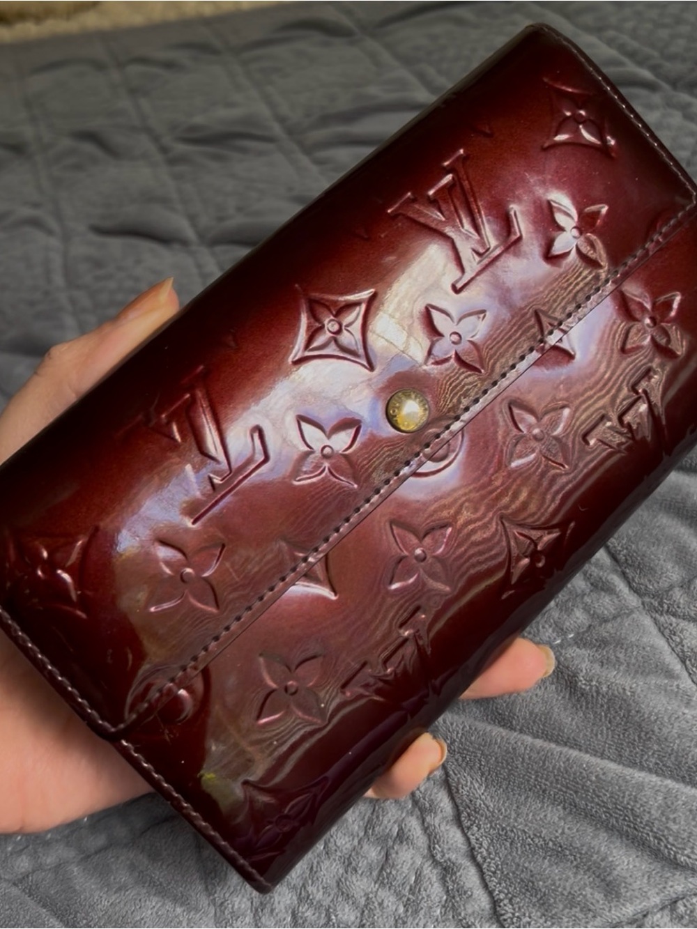 Louis Vuitton Authentic Vernis Patent sarah long wallet
